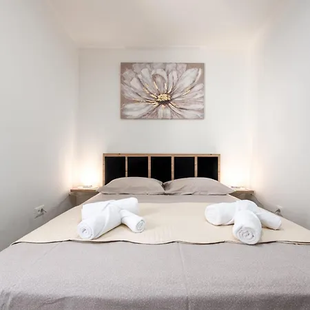 아파트 Any - 3 Bedrooms, Free Wifi, Old Town