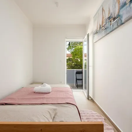 Any - 3 Bedrooms, Free Wifi, Old Town Apartment Zadar
