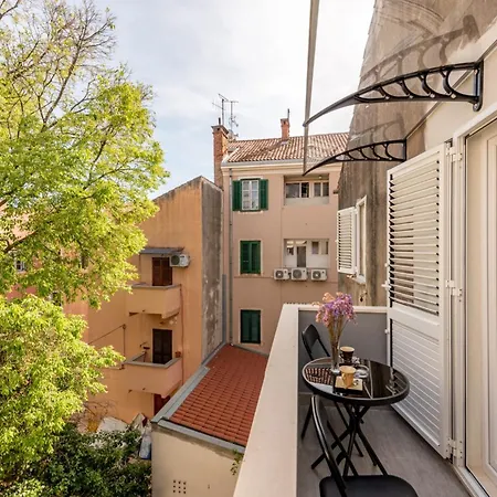 Any - 3 Bedrooms, Free Wifi, Old Town 아파트 자다르
