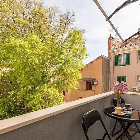 Any - 3 Bedrooms, Free Wifi, Old Town 아파트
