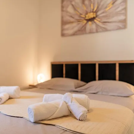 Any - 3 Bedrooms, Free Wifi, Old Town *