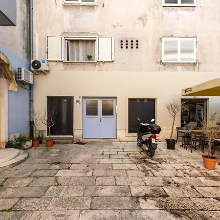 아파트 Any - 3 Bedrooms, Free Wifi, Old Town